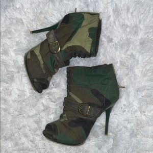 Peep Toe Camouflaged Booties